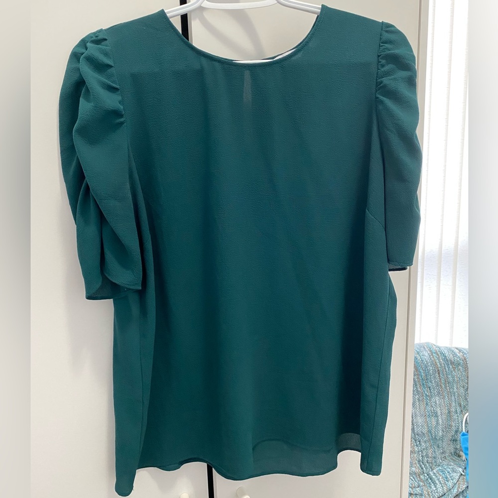 Reitmans emerald green top